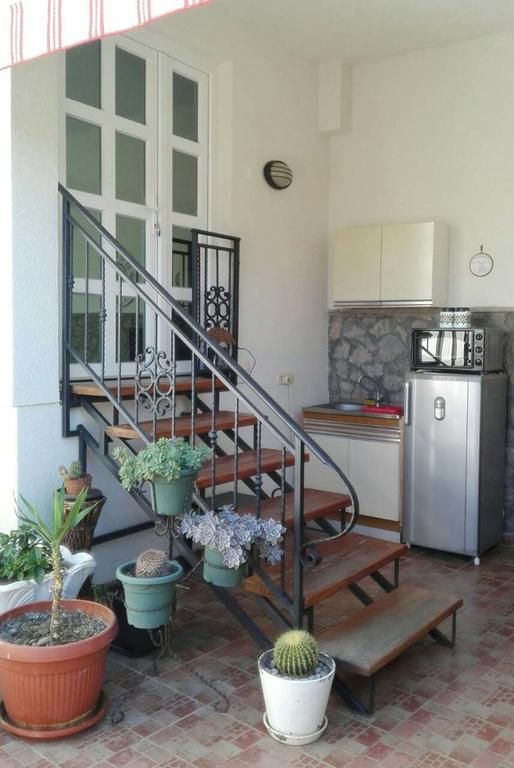 Sea Oasis Apartments - Milosevic Cattaro Esterno foto