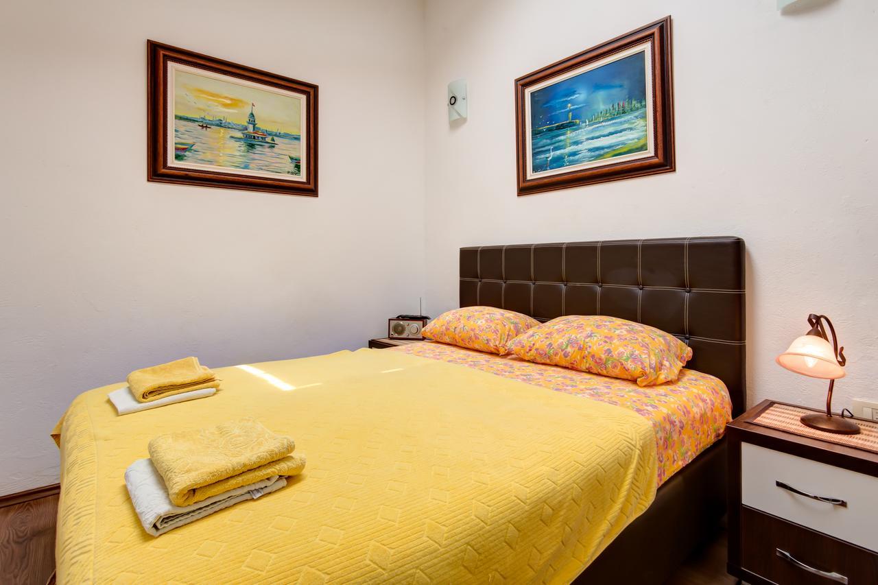 Sea Oasis Apartments - Milosevic Cattaro Esterno foto