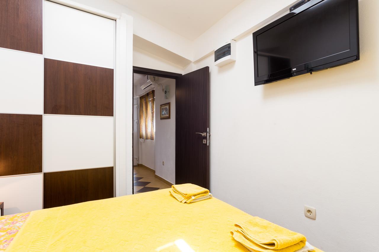 Sea Oasis Apartments - Milosevic Cattaro Esterno foto