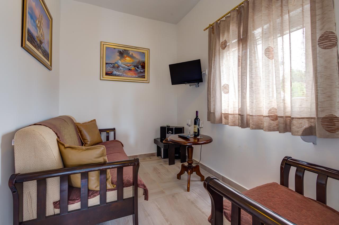 Sea Oasis Apartments - Milosevic Cattaro Esterno foto
