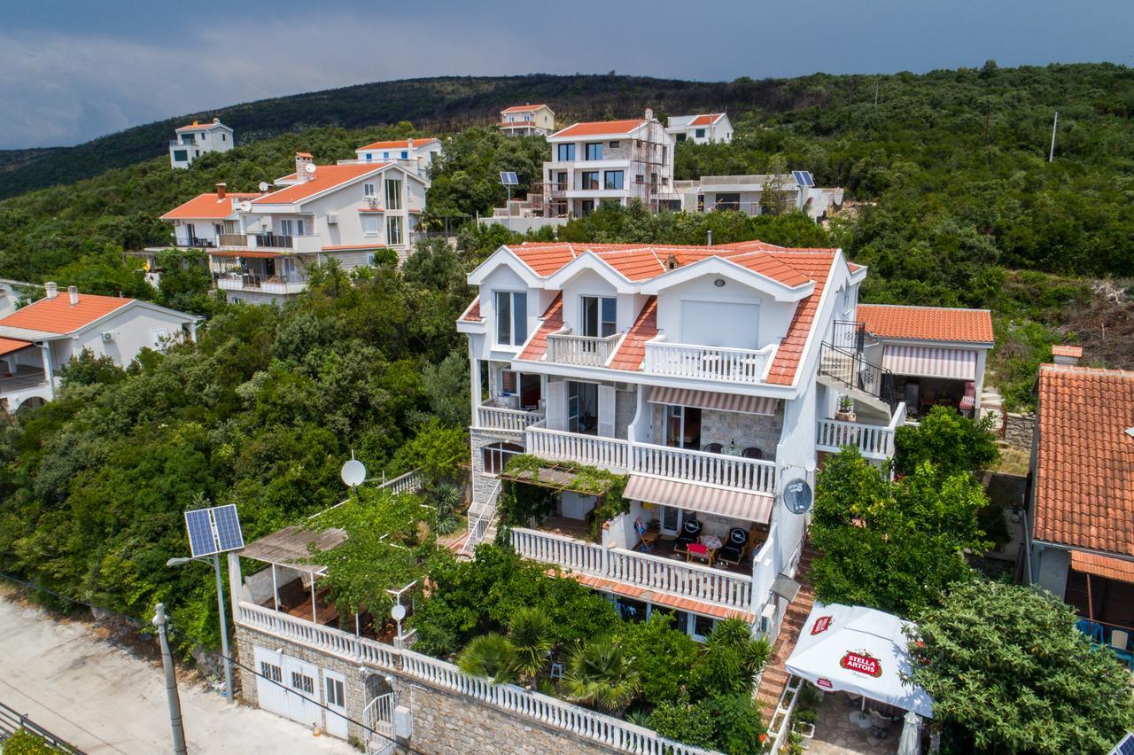 Sea Oasis Apartments - Milosevic Cattaro Esterno foto