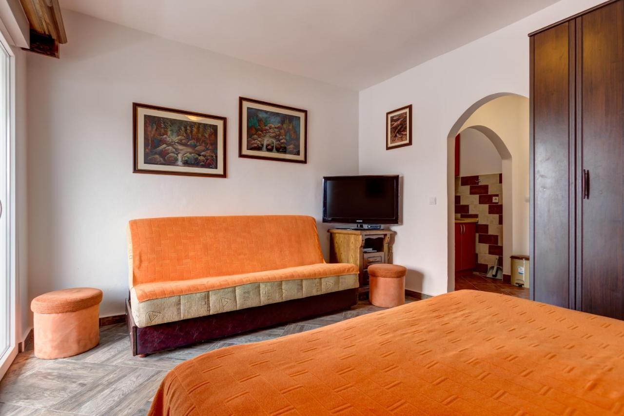 Sea Oasis Apartments - Milosevic Cattaro Esterno foto