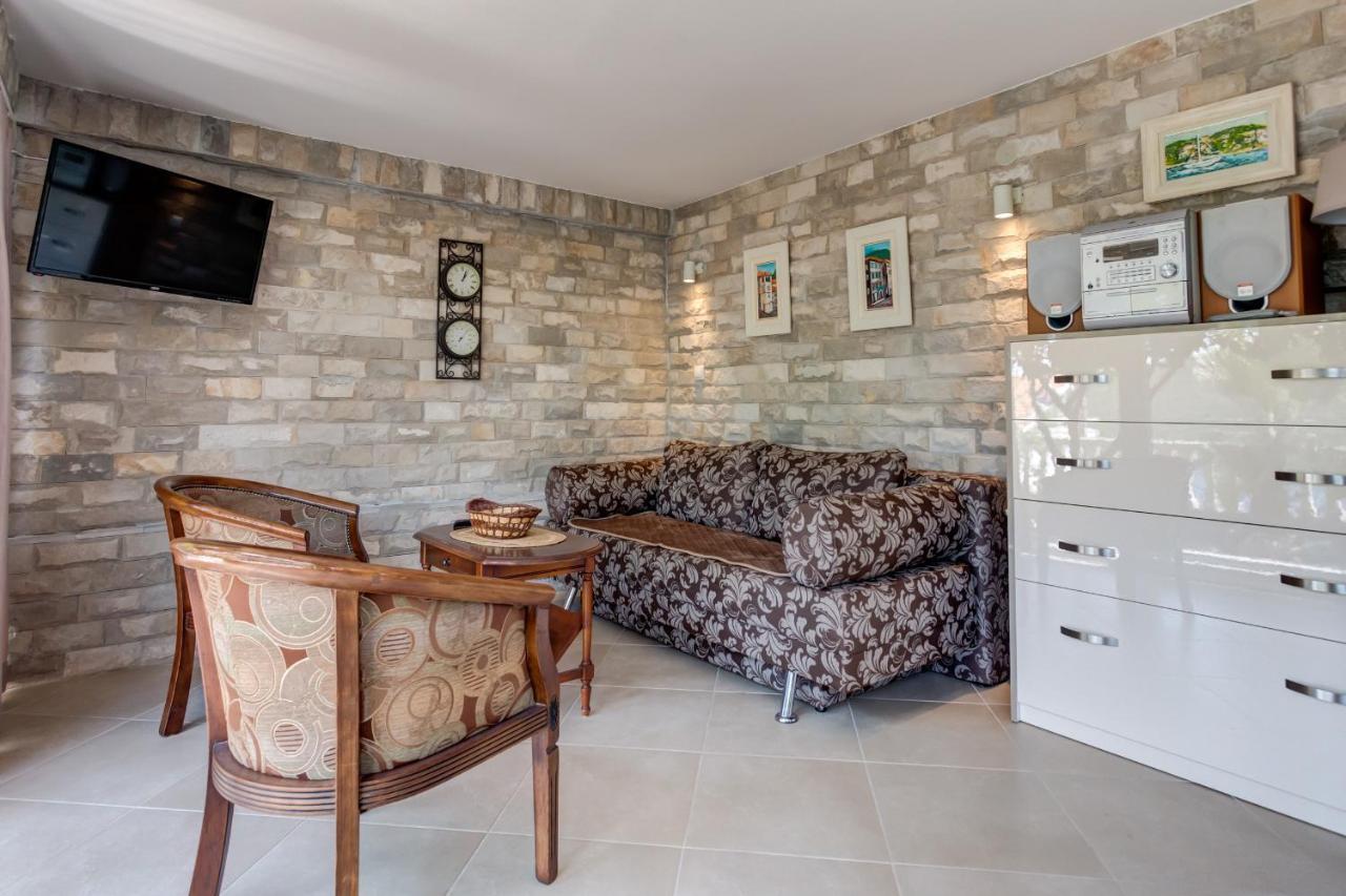 Sea Oasis Apartments - Milosevic Cattaro Esterno foto