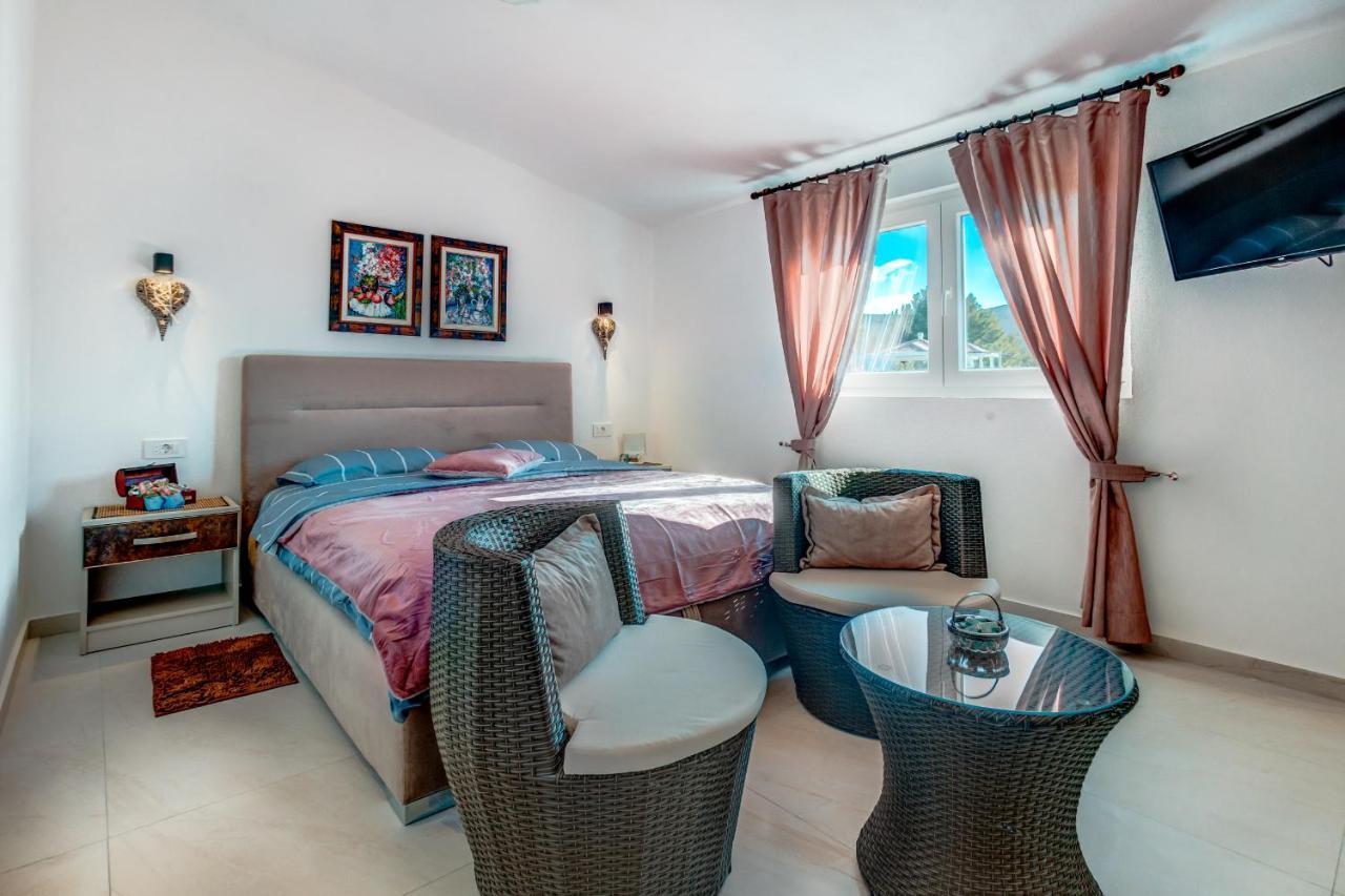 Sea Oasis Apartments - Milosevic Cattaro Esterno foto